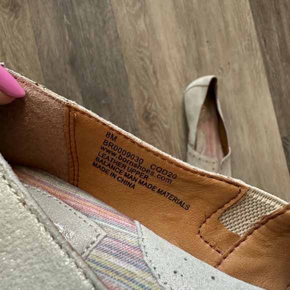 NWOT Born light gold stud sebra flat shoes size 8 - Picture 8 of 12